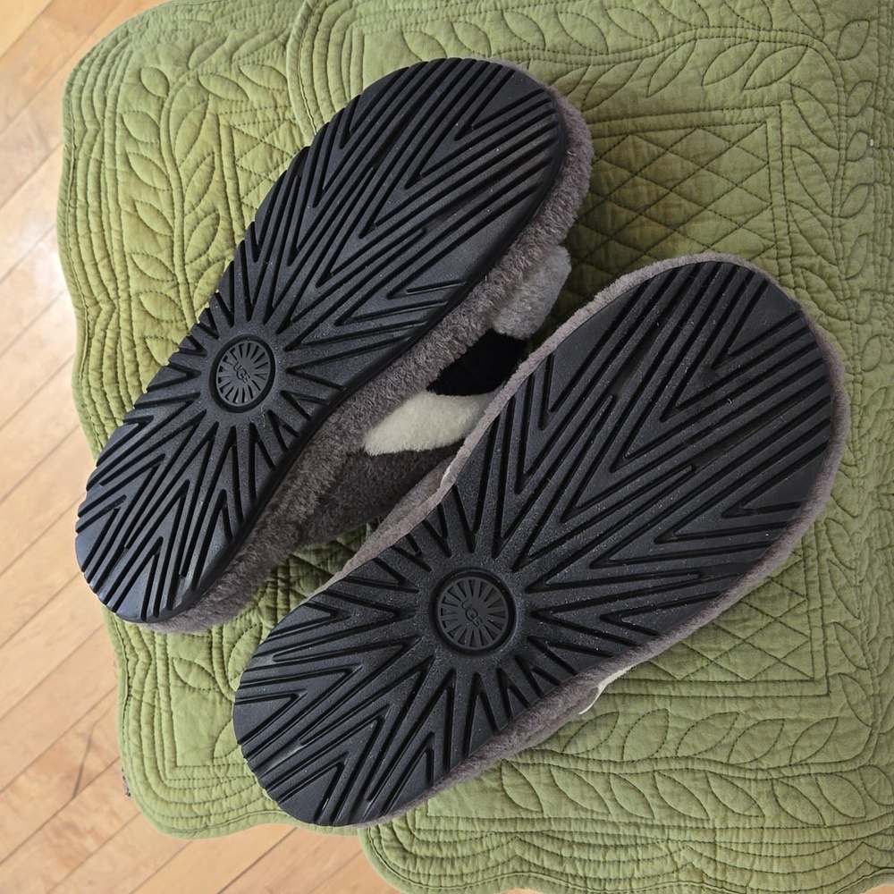 NWOT Mens black, grays and white slide slippers Sz 10 🩴 - Picture 6 of 7